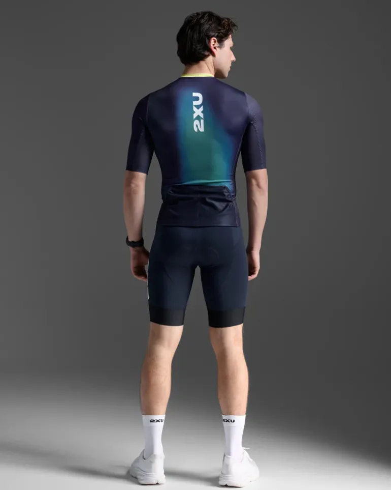 Aero Hex Tri Sleeved Top