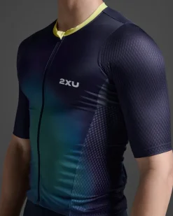 Aero Hex Tri Sleeved Top